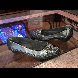 Ladies Comfort Dress Shoe Size 8.5M